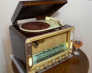 victrola-record-player-cabinet-fresh-deco-record-player-of-victrola-record-player-cabinet-1